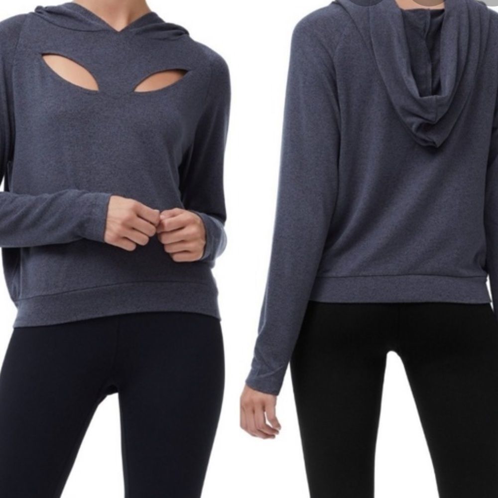 Good American Petal Cut-Out Hoodie - Picture 4 of 7